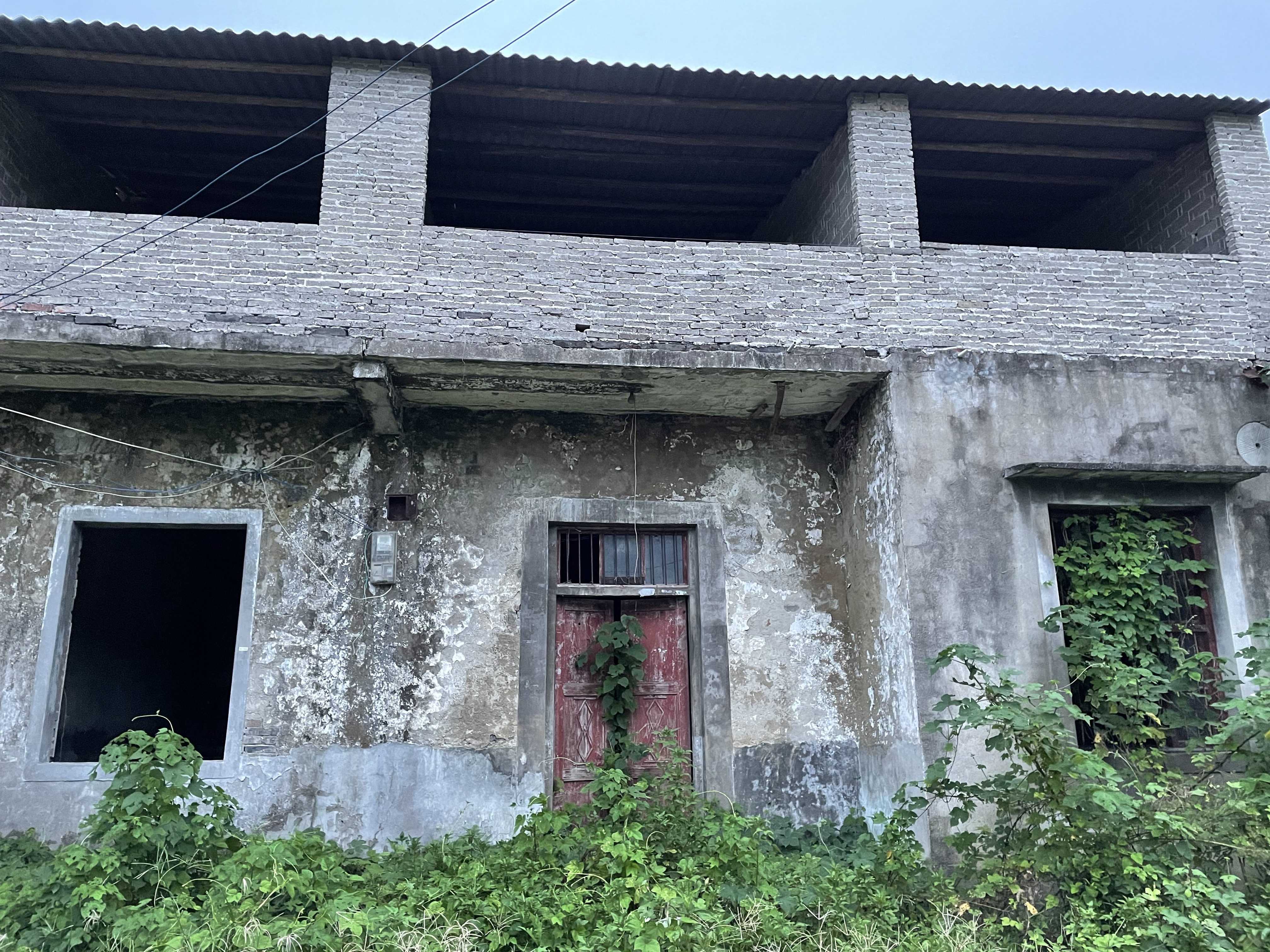 This photo shows an abandoned house in Xiantao, China in 2021.